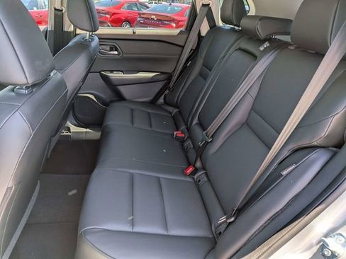 Used 2023 Nissan Rogue SV w/ SV Premium B Package FWD image 15