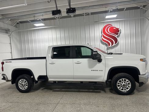 Used 2020 Chevrolet Silverado 2500 LT w/ Convenience Package image 1