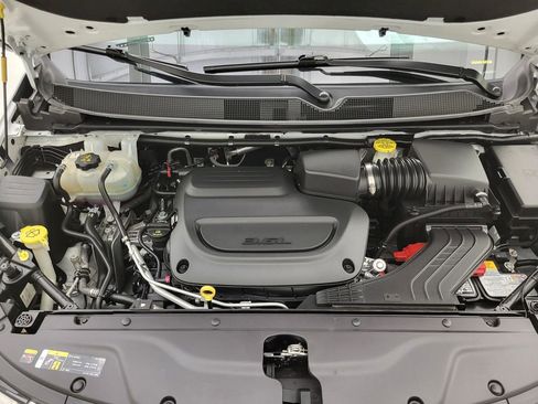 Used 2024 Chrysler Pacifica Touring-L w/ S Appearance Package image 46