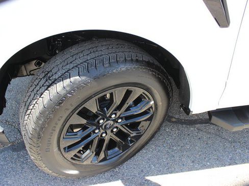 Used 2025 Ford F150 Lariat AWD/4WD image 3