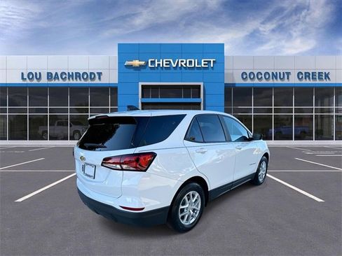 Used 2022 Chevrolet Equinox LS w/ LS Convenience Package image 8