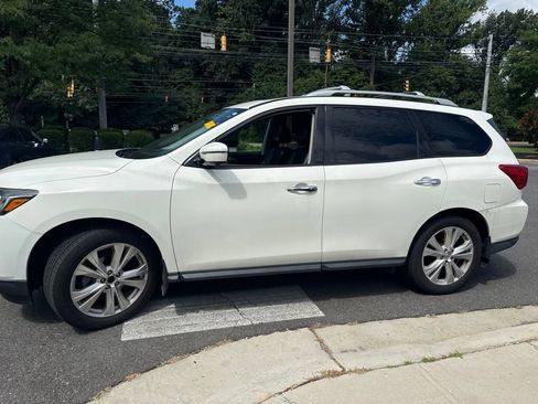 Used 2018 Nissan Pathfinder SL w/ SL Premium Package AWD/4WD image 5