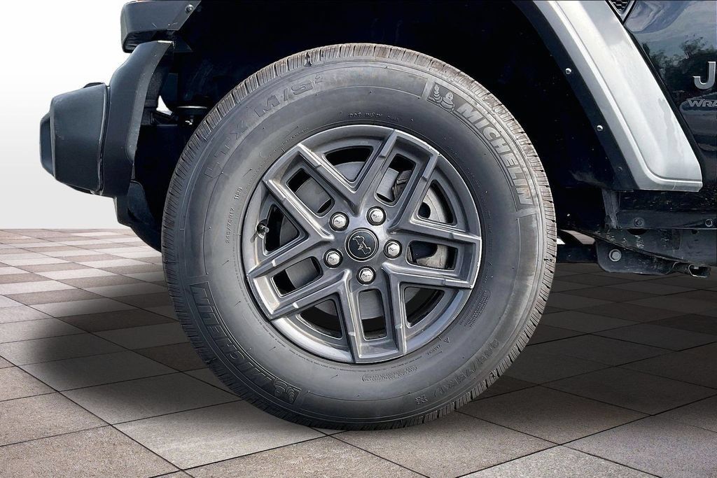 Used 2024 Jeep Wrangler Unlimited Sport AWD/4WD image 9