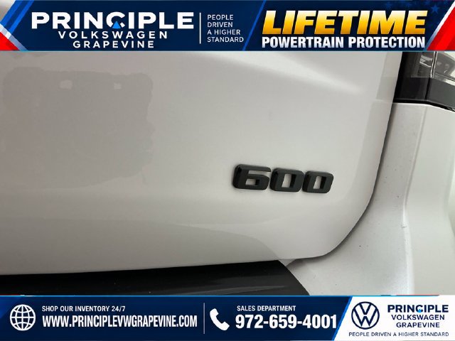 Used 2023 Cadillac Escalade ESV Sport Platinum w/ LPO, ONYX Package AWD/4WD image 34