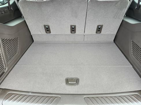 New 2026 Chevrolet Suburban LT w/ Comfort Package AWD/4WD image 7