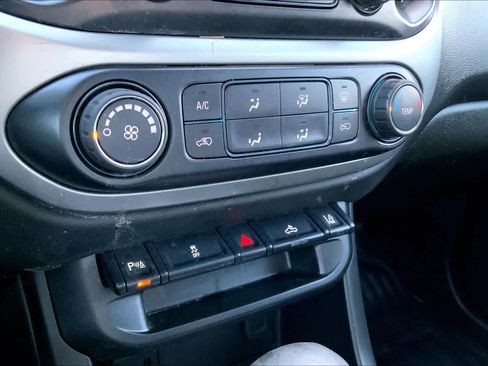 Used 2022 Chevrolet Colorado LT w/ Fleet Safety Package image 34