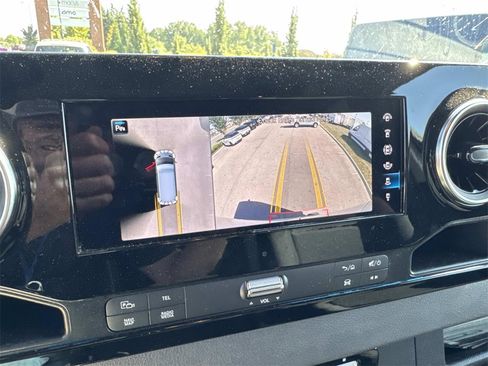 Used 2024 Mercedes-Benz Sprinter 2500 image 21
