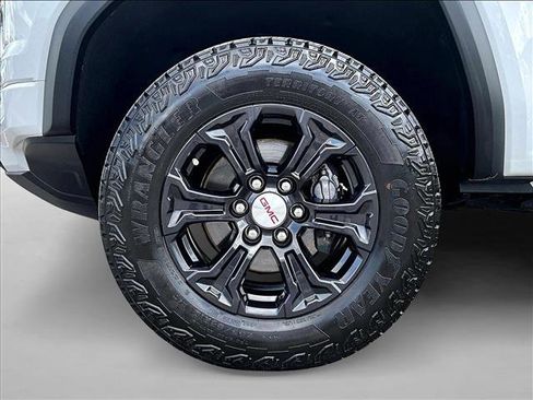 Used 2024 GMC Canyon Elevation w/ Convenience Package RWD image 10