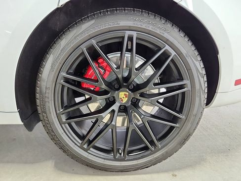 Certified 2024 Porsche Macan GTS AWD/4WD image 10
