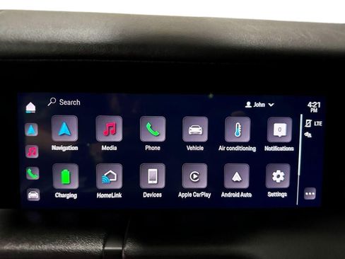 Used 2021 Porsche Taycan image 14