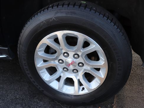 Used 2017 GMC Yukon XL SLT image 60