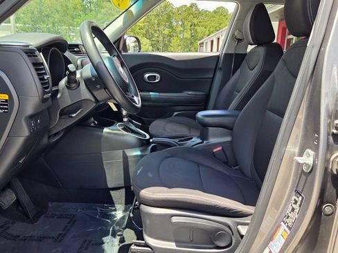 Used 2016 Kia Soul FWD image 9