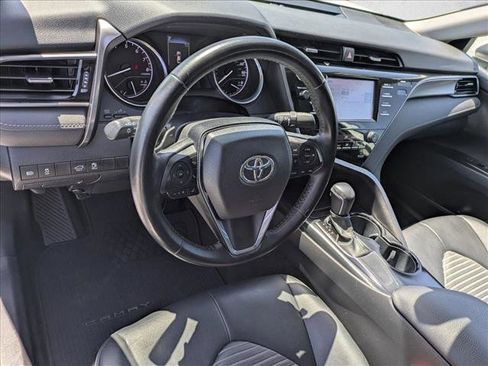 Used 2020 Toyota Camry SE w/ Convenience Package FWD image 10
