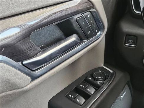 Used 2023 Chevrolet Silverado 1500 LTZ AWD/4WD image 23