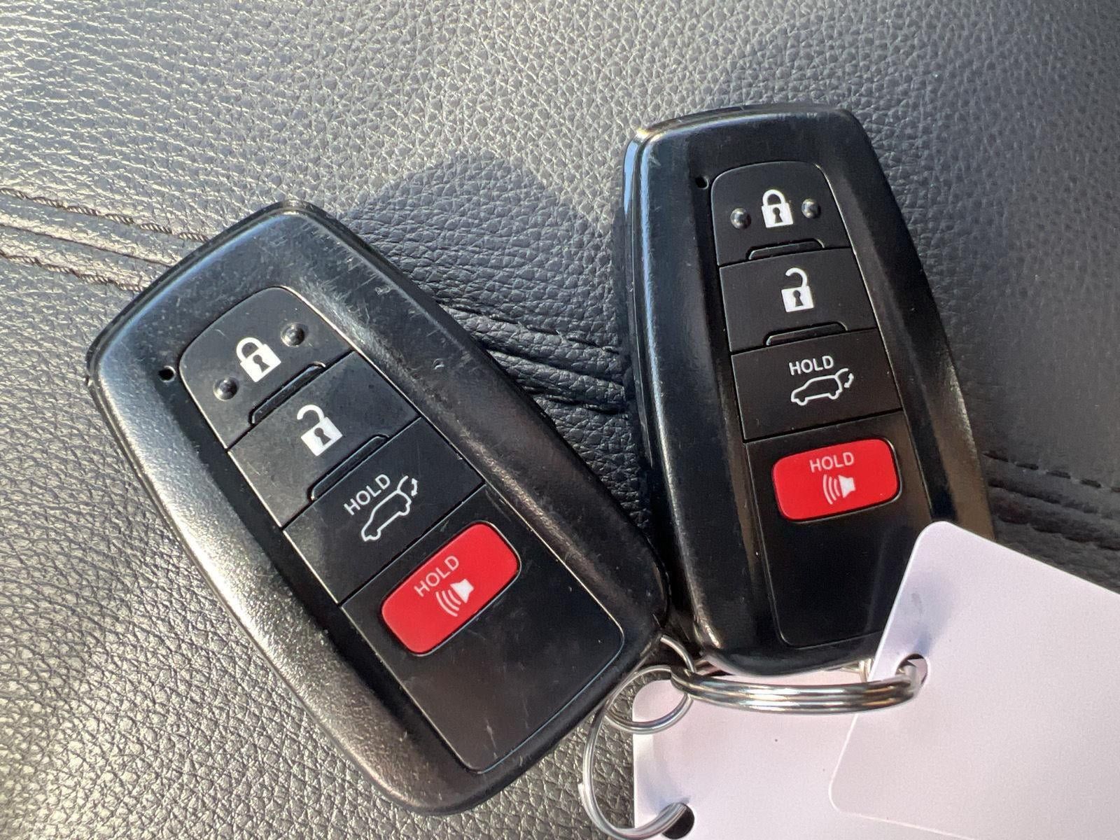 Used 2023 Toyota RAV4 XSE AWD/4WD image 8