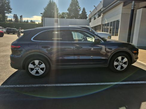 Used 2019 Porsche Cayenne AWD/4WD image 6