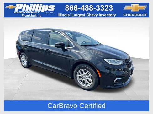 Used 2023 Chrysler Pacifica Touring-L FWD image 1