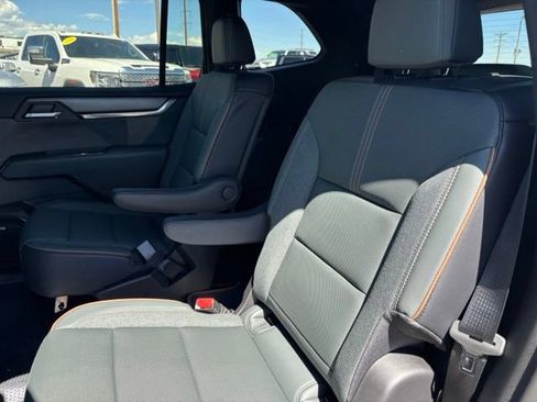 New 2026 GMC Acadia AT4 w/ Luxury Package AWD/4WD image 17