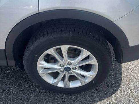 Used 2017 Ford Escape SE FWD image 14