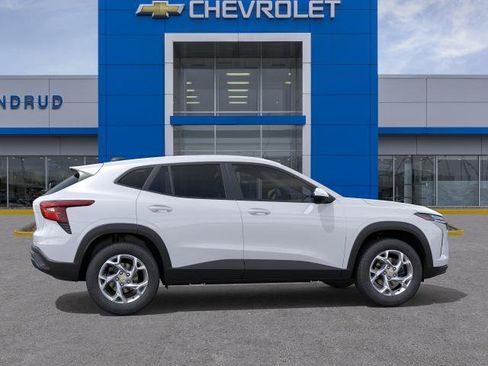 New 2026 Chevrolet Trax LS w/ LS Convenience Package FWD image 29
