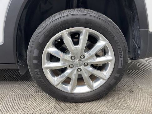 Used 2015 Jeep Cherokee Limited w/ Luxury Group FWD image 6