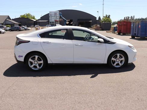Used 2018 Chevrolet Volt LT w/ Comfort Package FWD image 4