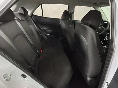 Used 2024 Hyundai Venue SE FWD image 29