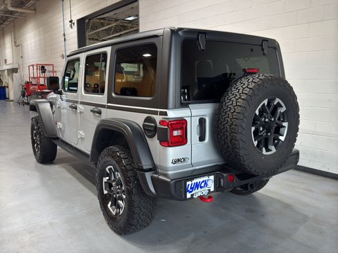 Used 2024 Jeep Wrangler Unlimited Rubicon w/ Safety Group AWD/4WD image 3
