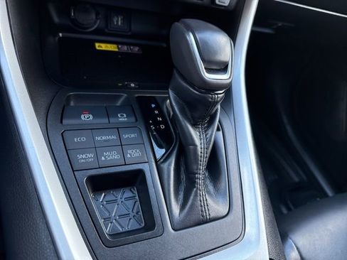 Used 2023 Toyota RAV4 XLE Premium image 35