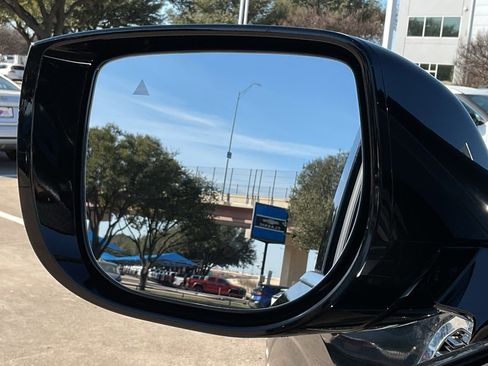 New 2026 Nissan Armada SV image 10