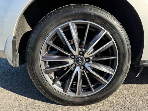 Used 2017 INFINITI QX60 Luxe w/ Deluxe Technology Package image 9