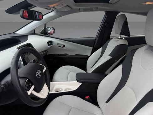 Used 2016 Toyota Prius Four w/ Advanced Technology Package FWD image 12
