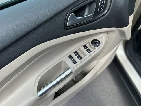 Used 2018 Ford Escape SEL FWD image 14