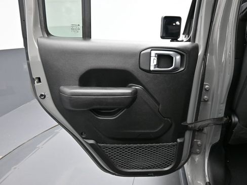 Used 2022 Jeep Wrangler Unlimited Sport AWD/4WD image 19