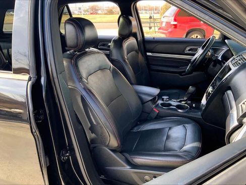 Used 2017 Ford Explorer Sport w/ Equipment Group 401A image 9