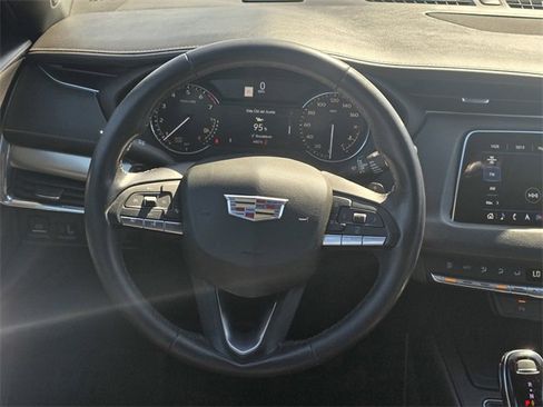 Used 2020 Cadillac XT4 Premium Luxury image 15