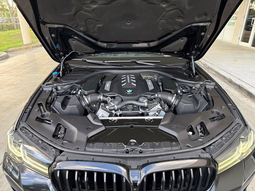 Used 2023 BMW M550i xDrive w/ Executive Package AWD/4WD image 12