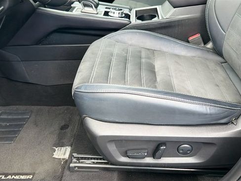 Used 2024 Mitsubishi Outlander SE FWD image 20