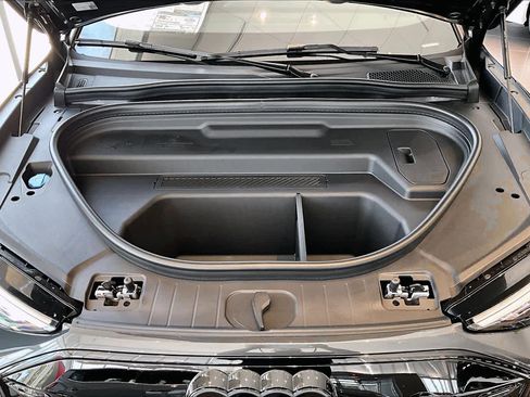 New 2027 Audi Q6 e-tron Premium Plus image 16