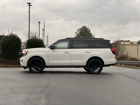 Used 2025 Ford Expedition Active image 14