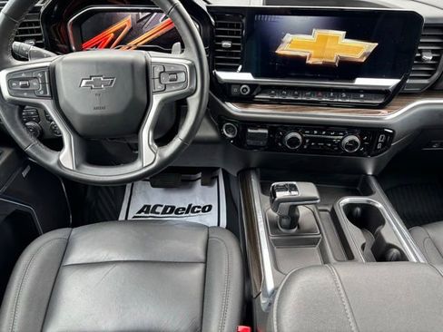 Used 2024 Chevrolet Silverado 1500 RST AWD/4WD image 18