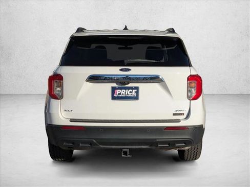 Used 2021 Ford Explorer XLT image 7
