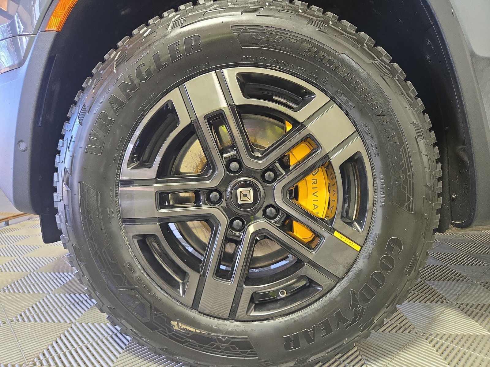 Used 2023 Rivian R1T Adventure Quad AWD/4WD image 9