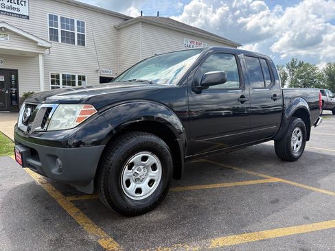 Used 2012 Nissan Frontier S AWD/4WD image 2