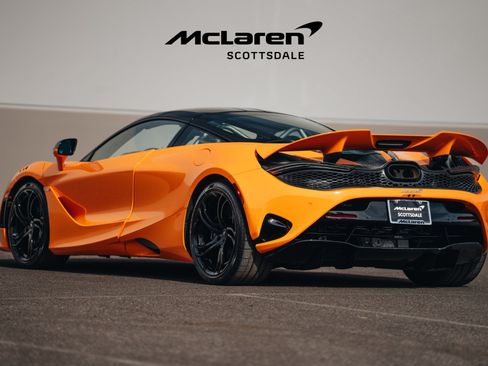 Used 2024 McLaren 750S RWD image 7