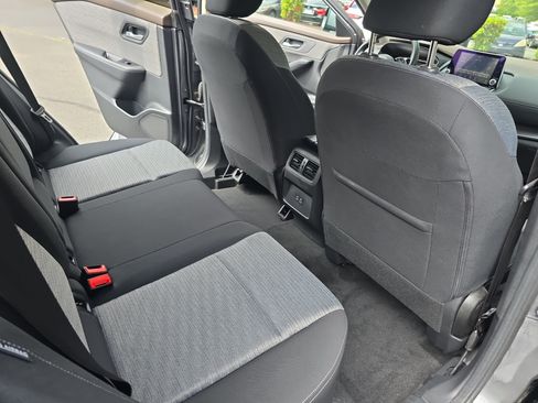Certified 2023 Nissan Rogue SV FWD image 11