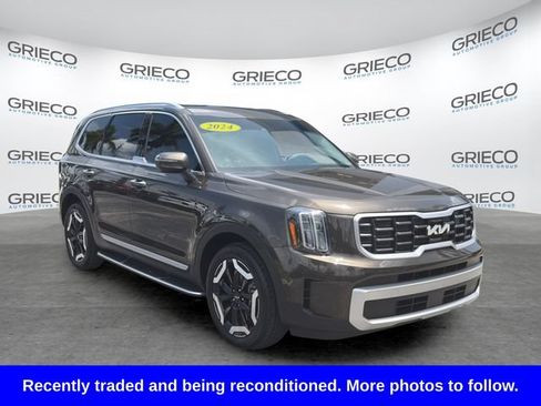 Used 2024 Kia Telluride S AWD/4WD image 1