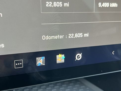 Used 2024 Tesla Cybertruck AWD Crew Cab image 25