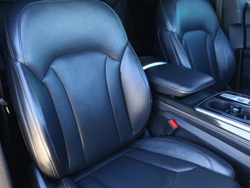 Used 2024 Audi Q8 Prestige w/ Prestige Package image 20