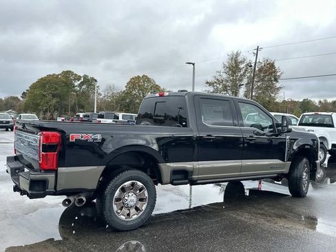 New 2026 Ford F250 King Ranch w/ FX4 Off-Road Package image 9